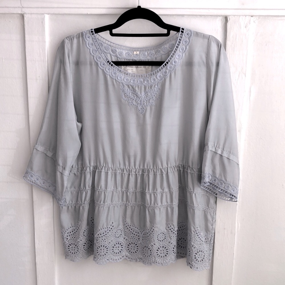 Johnny Was Vintage Label Light Gray Embroidered Silk Lace Blouse Size Small